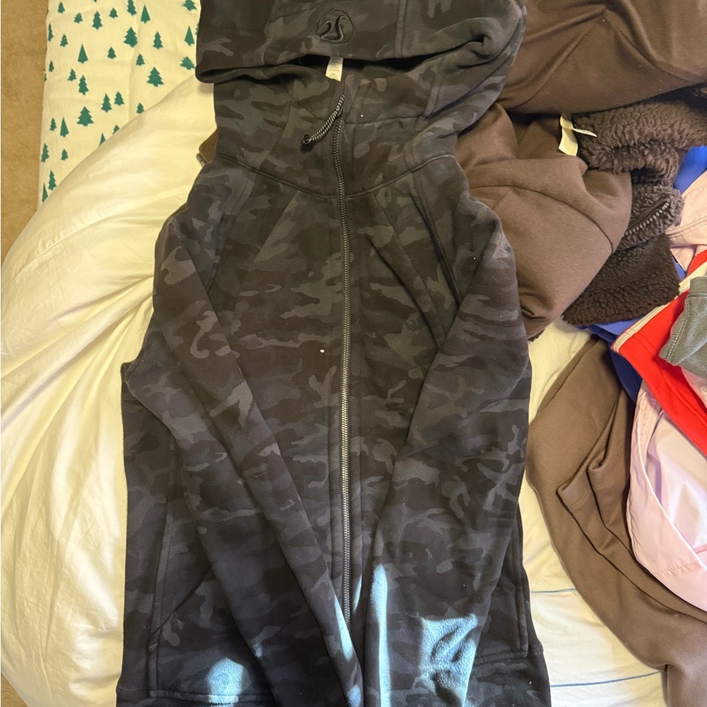 Lululemon Dark Camo Zip-Up Jacket